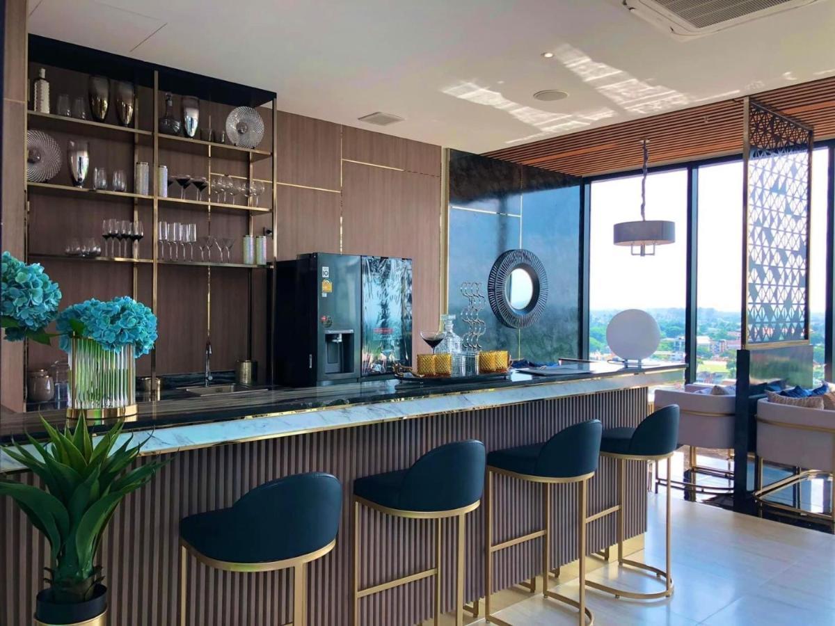Astra Sky River Condo Чиангмай Екстериор снимка