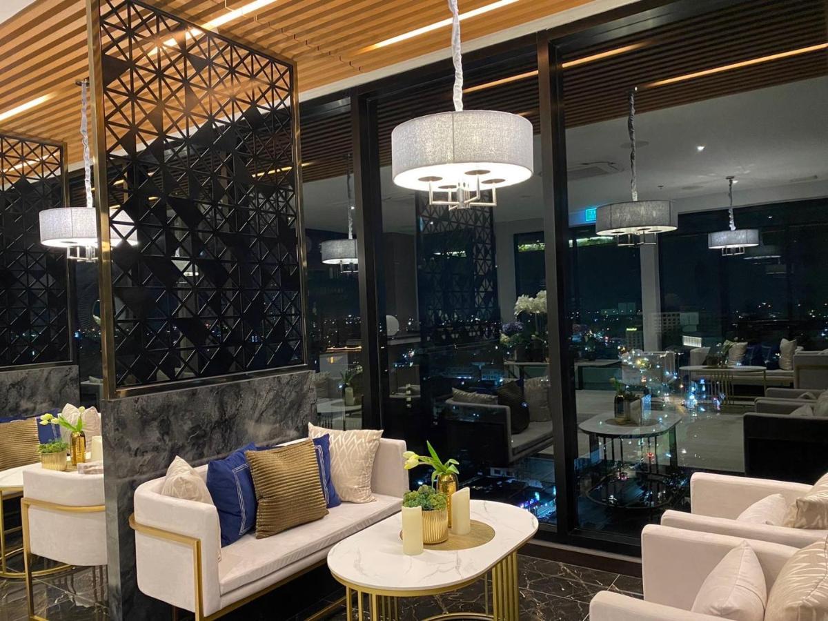 Astra Sky River Condo Чиангмай Екстериор снимка